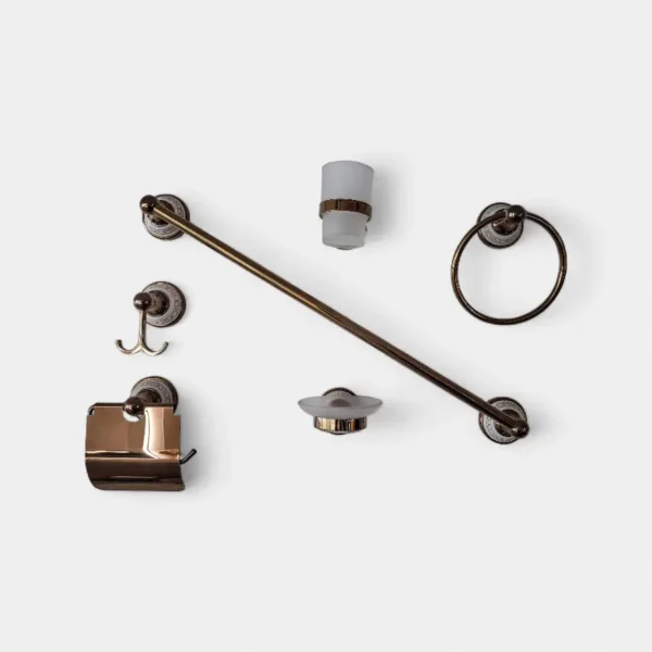 Set de accesorios de baño, acabado palo de rosa brillante con base cerámica circular y varios elementos como anillo para toalla y jabonera