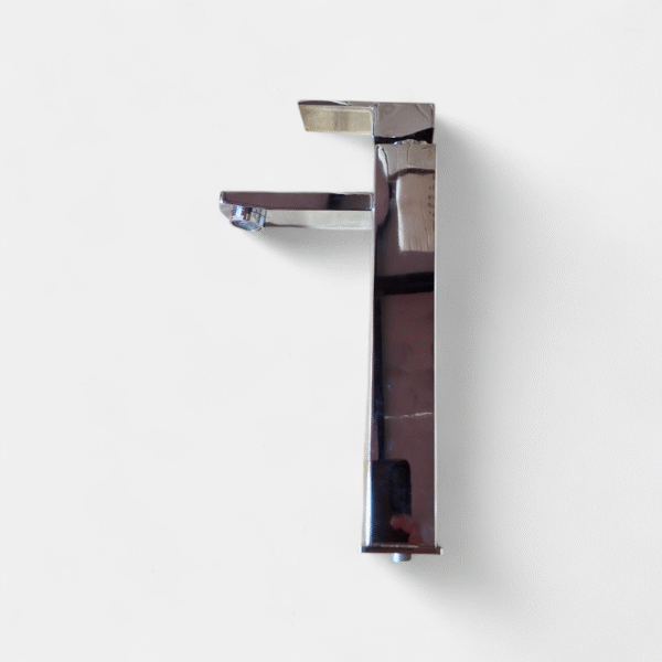 Grifería monocontrol para baño agua fría alto cromado de Innova Hogar, diseño moderno y elegante, ideal para lavamanos