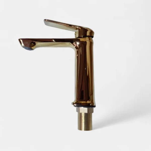 Grifería monocontrol para baño agua fría pequeña dorada de Innova Hogar, diseño elegante y moderno para baños sofisticados.