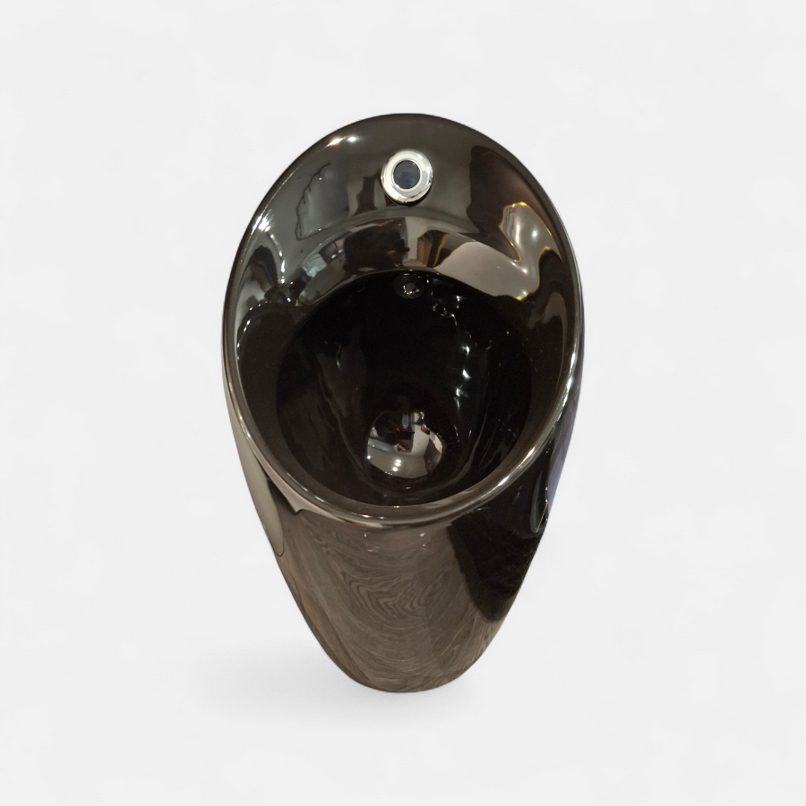 Orinal pequeño en color negro, diseño moderno y elegante de Innova Hogar, ideal para baños compactos y funcionales.