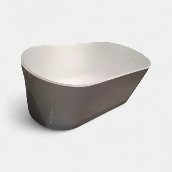 Bañera de cerámica con un diseño minimalista y elegante, ideal para espacios contemporáneos.