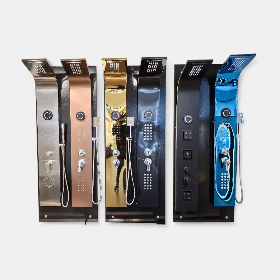 Set de torres de ducha en diferentes acabados: cromado, dorado, negro y azul, con opciones de control de temperatura y salida de agua.