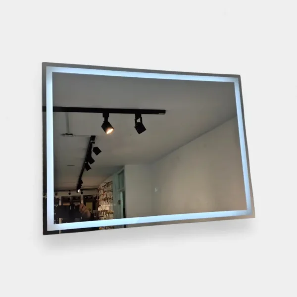 Espejo rectangular con iluminación LED perimetral, diseño moderno para baño o vestidor. Ideal para maquillaje y aseo diario. Innovar Hogar.