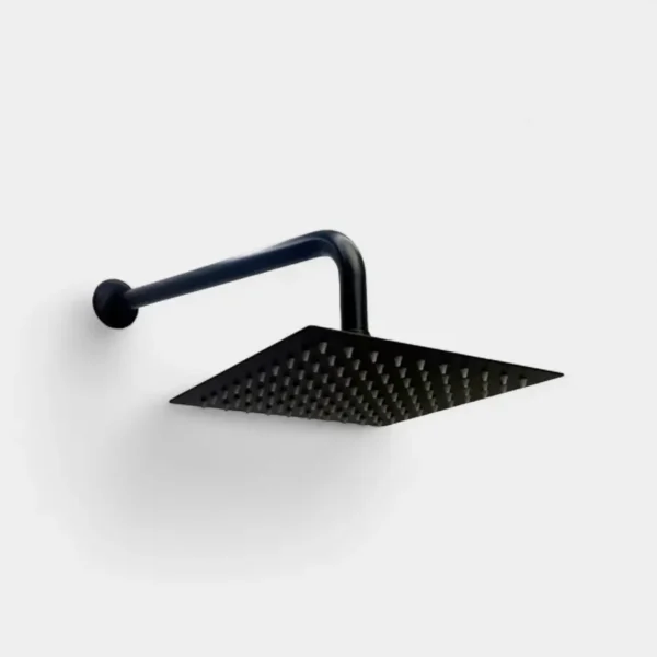 Regadera cuadrada negra mate con brazo y montaje mural – Estilo industrial y sofisticado para baños modernos en INNOVA HOGAR